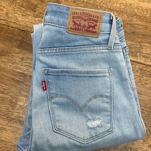 Levi’s 721 High Rise Skinny | Distressed